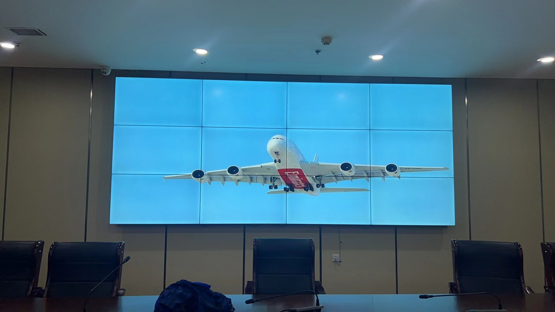 46寸1.8MM 3X4液晶拼接屏