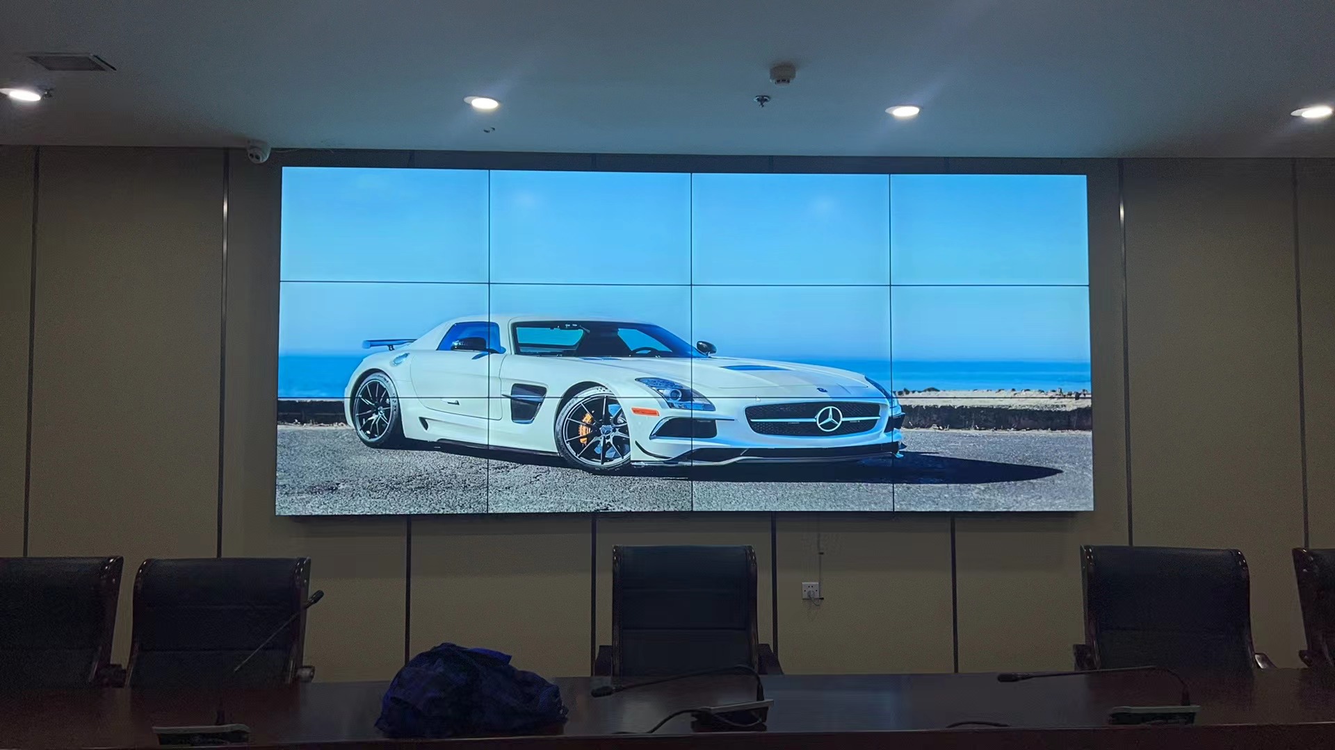 政务中心会议室46寸3X4液晶拼接屏液压支架方案项目案例图片