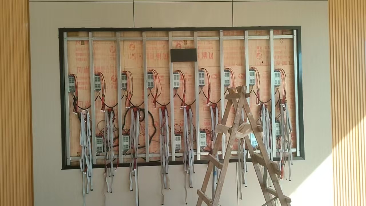 P1.86LED显示屏(2.88×1.6米)安装