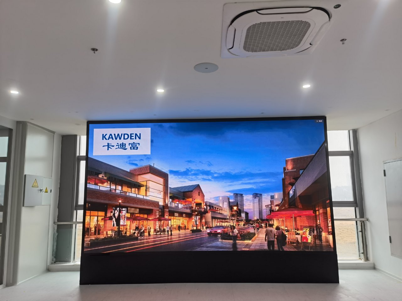 湖北武汉华大10.75P2.0LED落地支架铝塑板包边