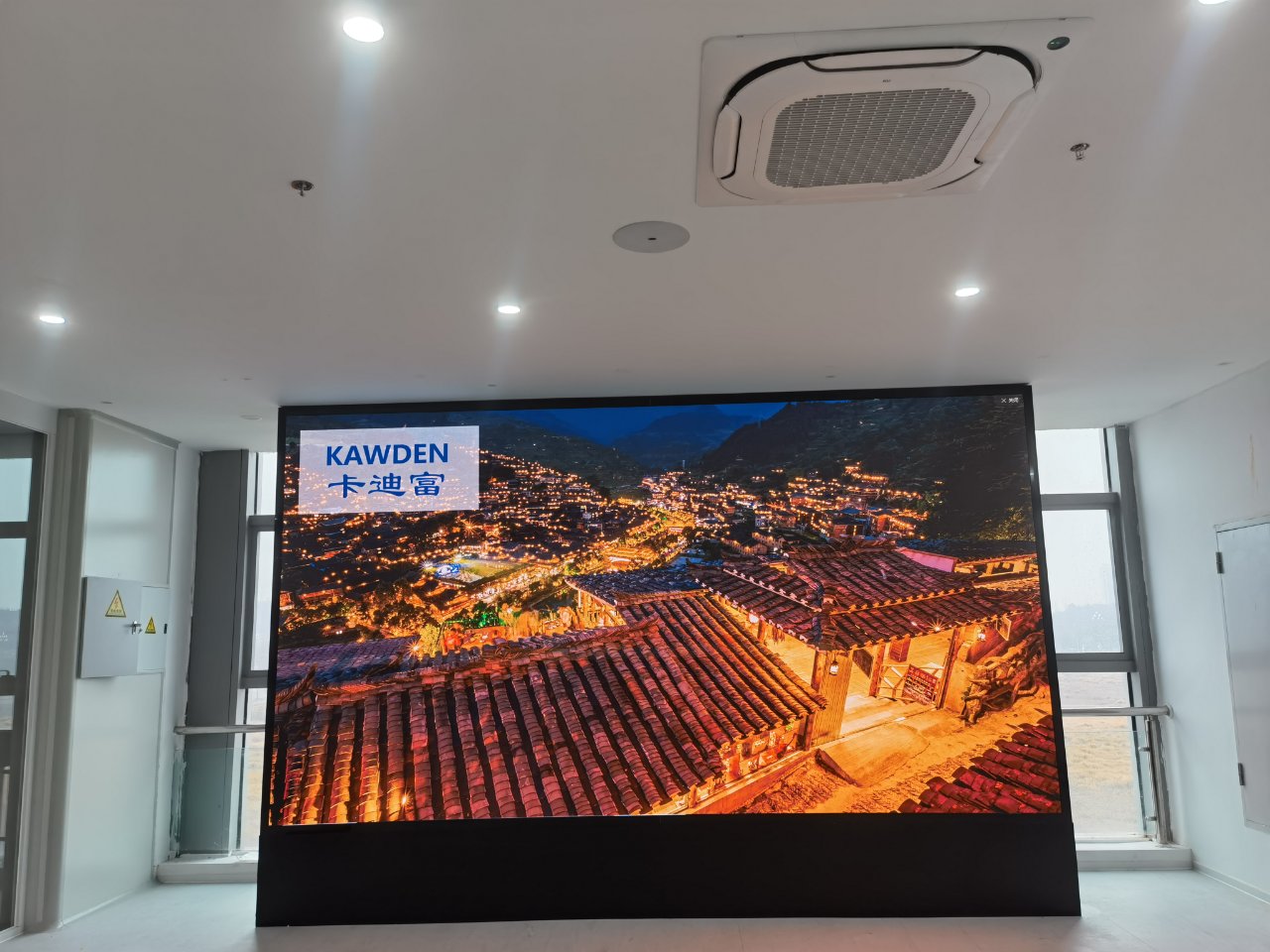 落地支架安装led显示屏